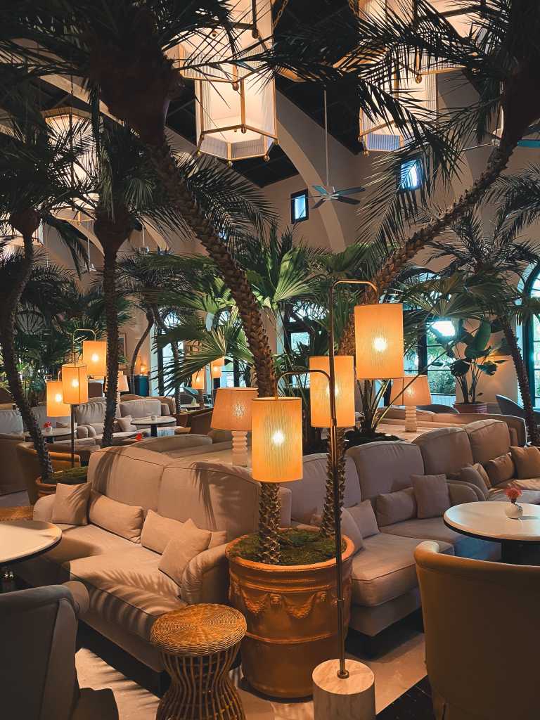 Four Seasons at the Surf Club Champagne Bar