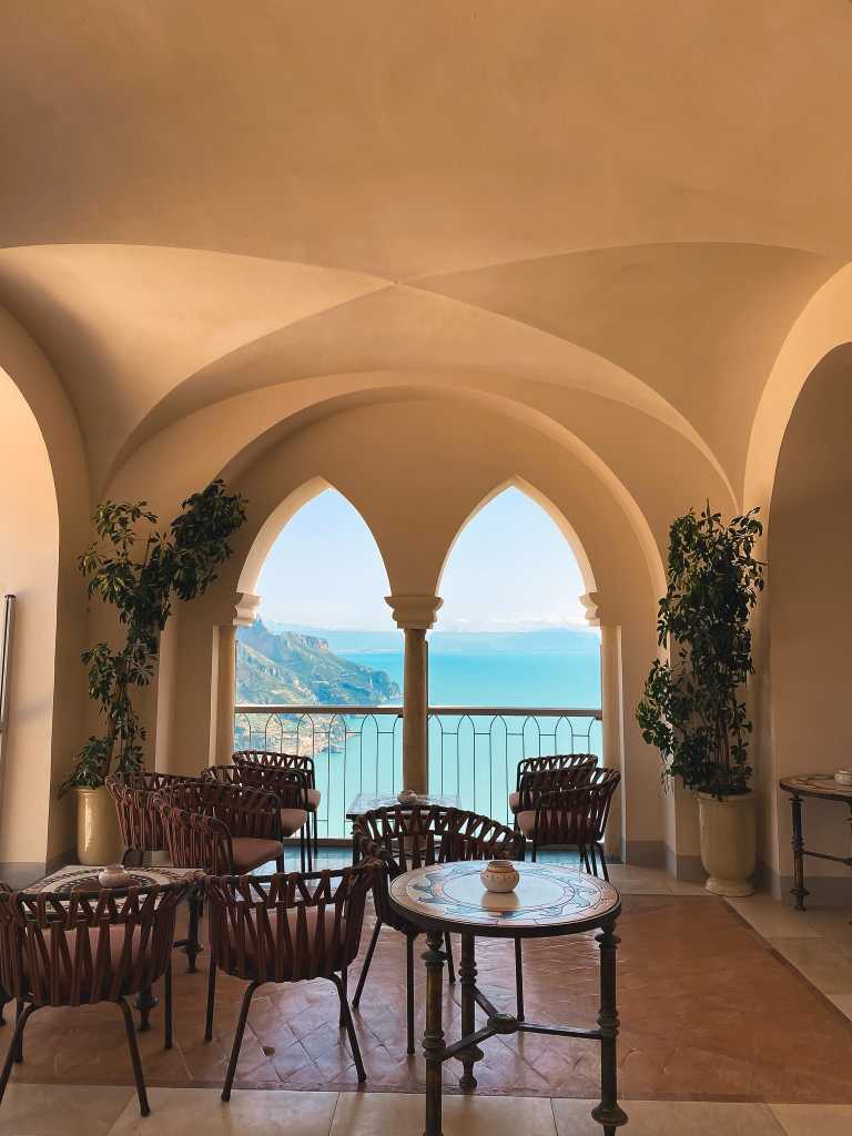 Belmond Caruso Bar seating