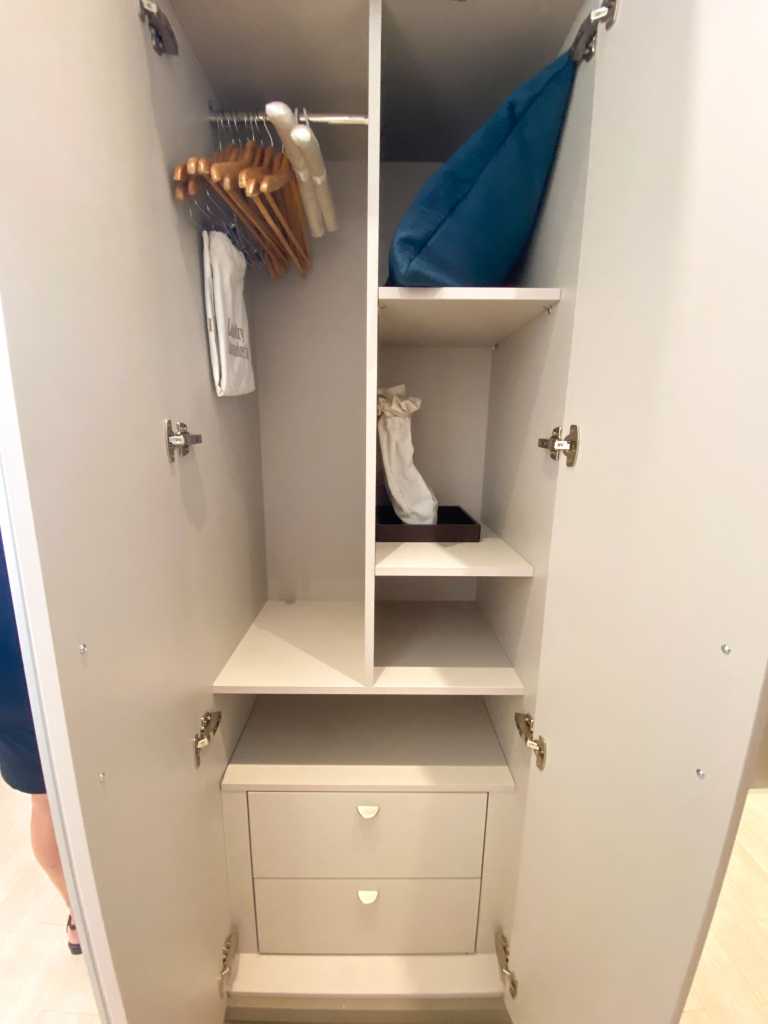 Dreams Curacao Il Mare Pods Bungalows Closet