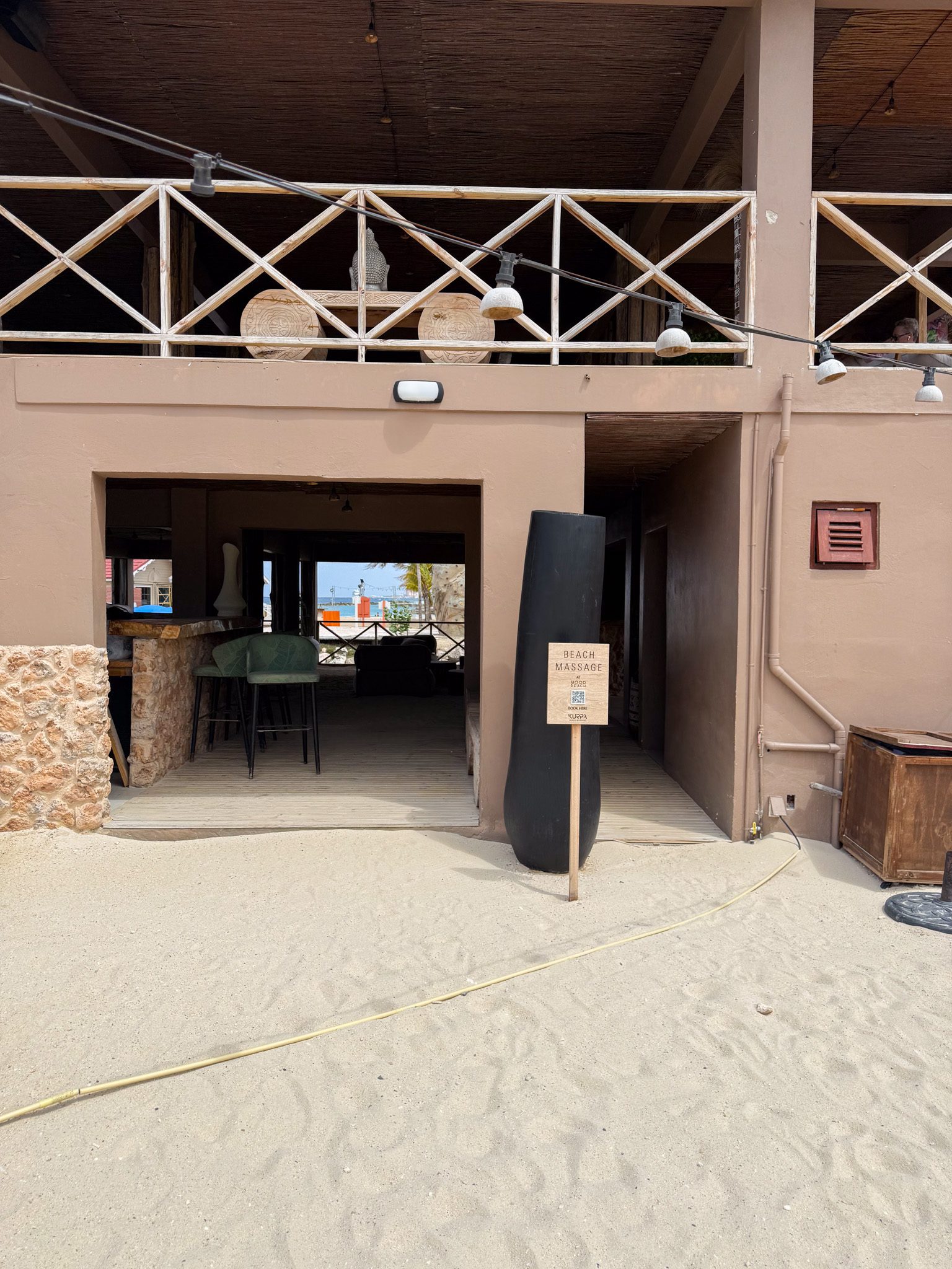 Mood Beach Club Curacao Massage